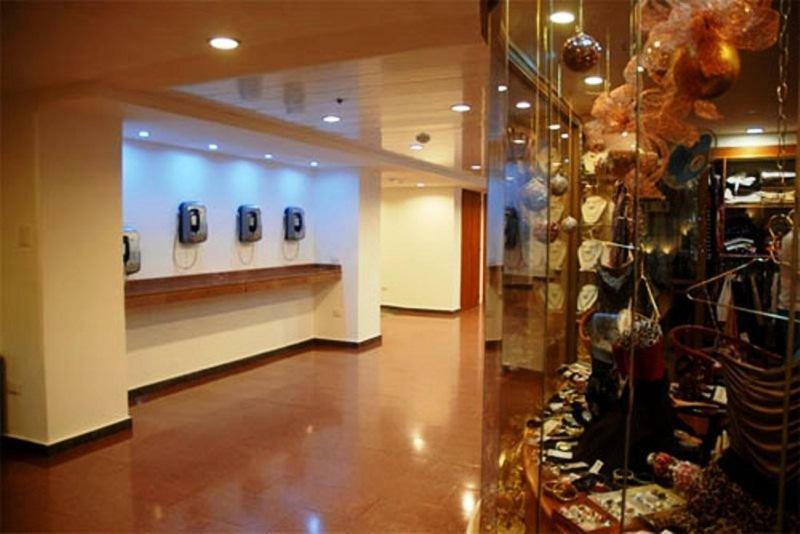 Hotel Cristina Suites Puerto La Cruz Exterior foto