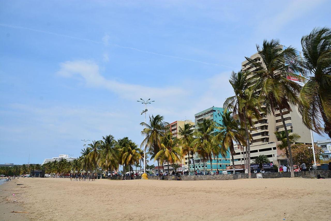 Hotel Cristina Suites Puerto La Cruz Exterior foto